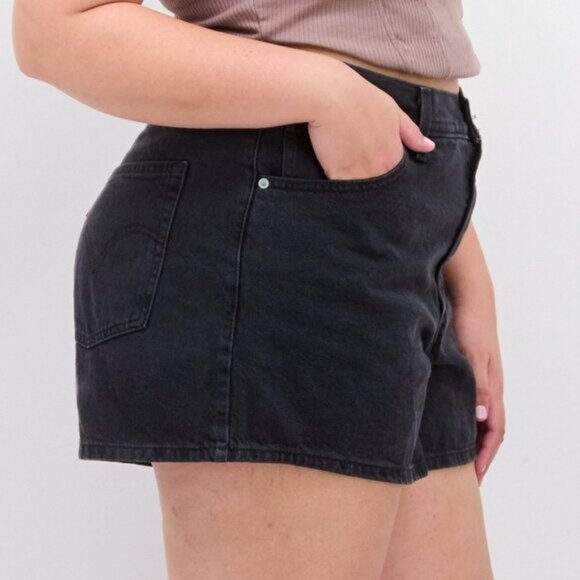 Levi's High Waisted Mom Shorts In Black Size 20W - Picture 2 of 8